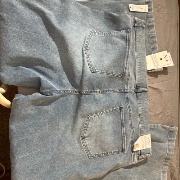 NEW Gloria Vanderbilt Women's Blue Jeans Size: 22 - Picture 8 of 15